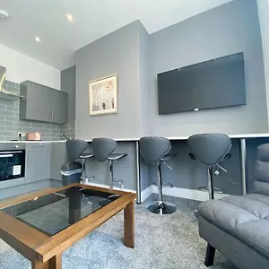 Mayfair - 3x Bathrooms Close To Seafront Apartment