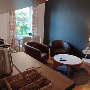 Trafalgar Shortstop Apartment Scarborough
